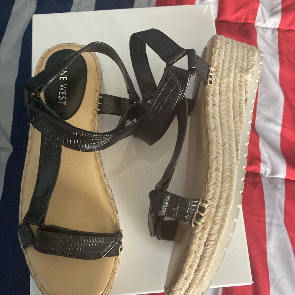 Sandals - Picture 3 of 6
